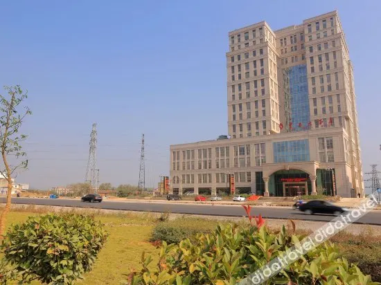 Fan Chang Hotel - Image 1