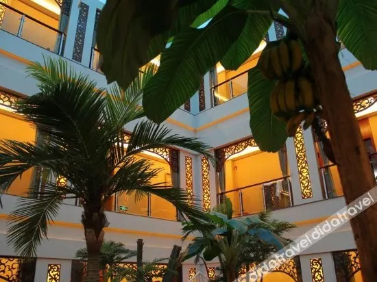 Jianlang Holiday Hot Spring Hotel - Image 1