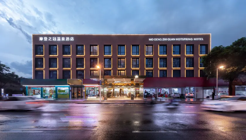 Modern Crown Hotel - Image 1