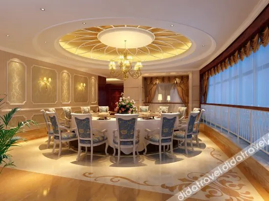 Longyou International Grand Hotel - Image 1