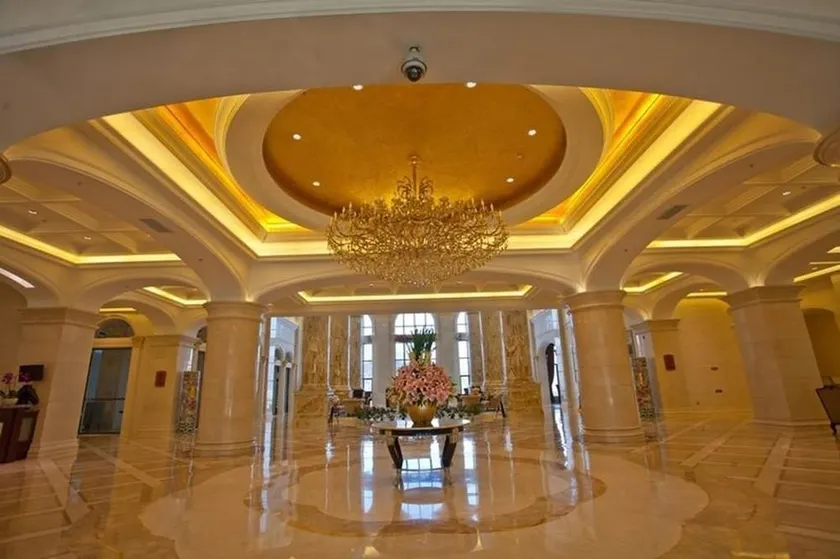 Bihu Hotspring Resort - Image 1