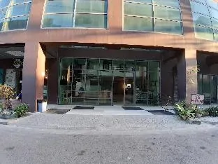 Residences in Ramos Tower by P&J - Image 1