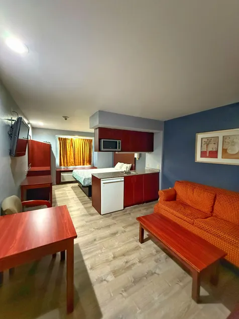 BlissPoint Inn & Suites, Northwood - Image 1