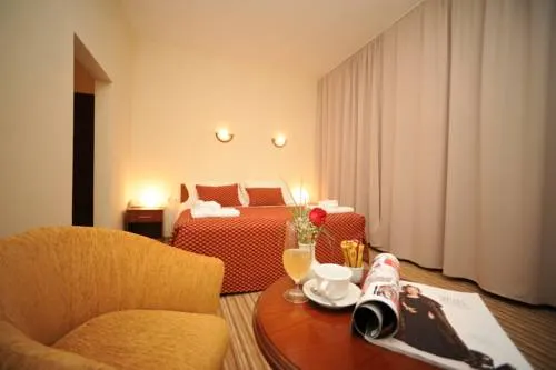 HOTEL EPINAL - Image 1