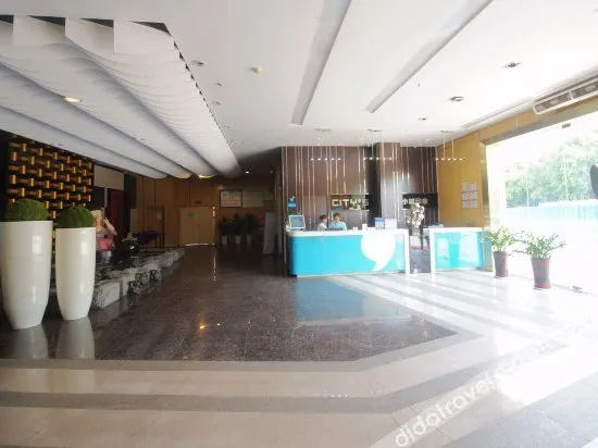 Luola Holiday Hotel - Image 1