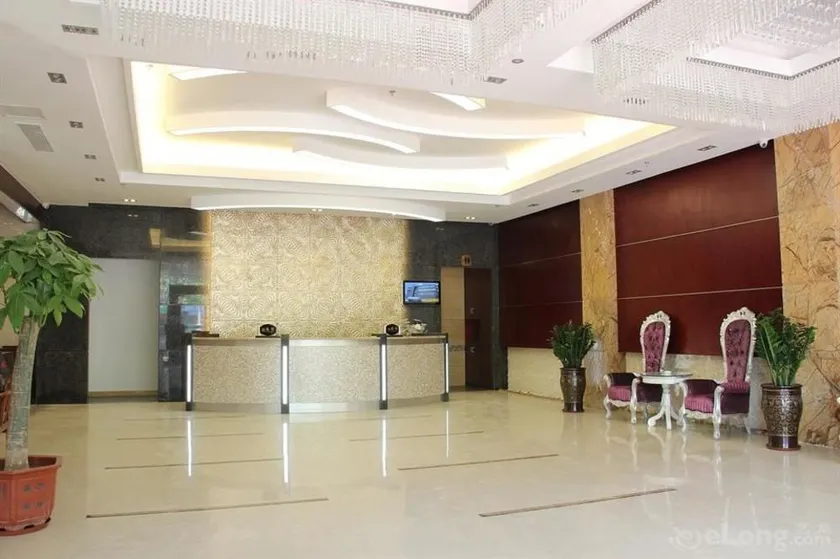 Platinum Holiday Hotel - Image 1