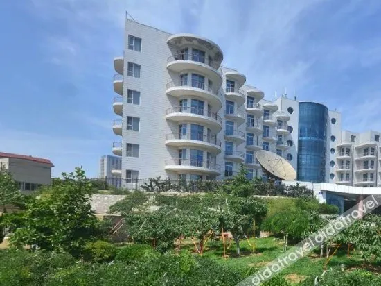 China Hualu Hotel - Image 1