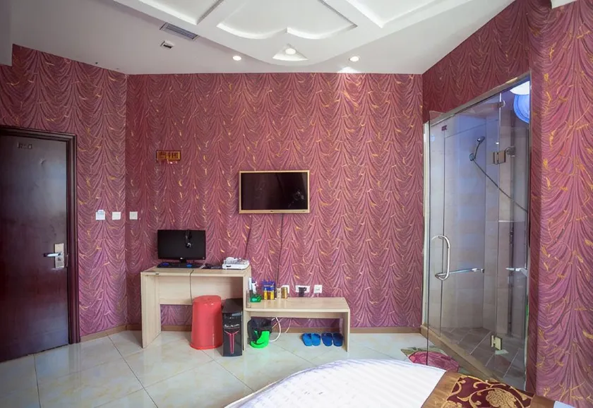 Super sensory Theme Hotel - Image 1