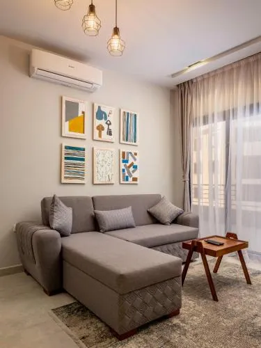 Travelholic Residence Golden Gates - Image 1
