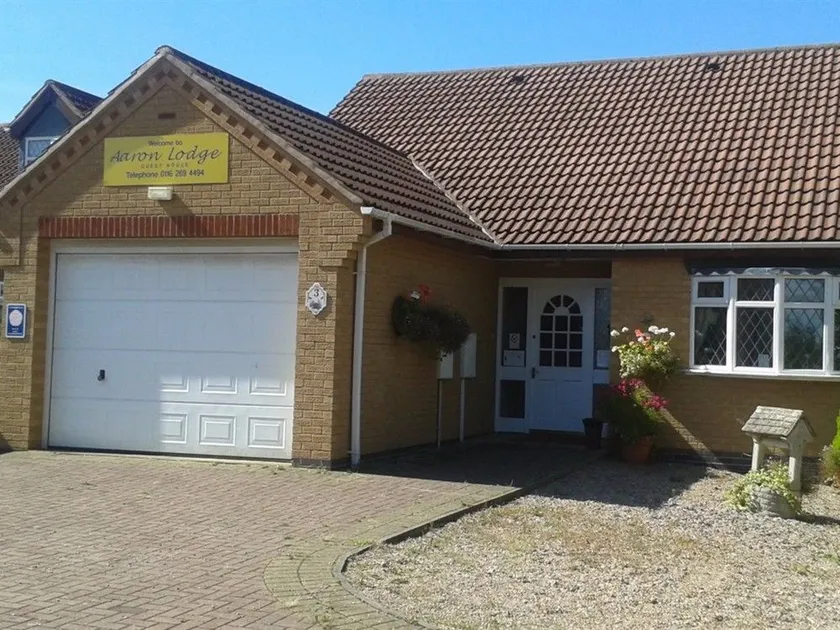 Aaron Lodge Guest House - Image 1