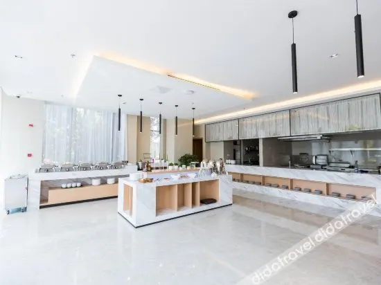 Shanghai Pujiang Berkesy Residence - Image 1