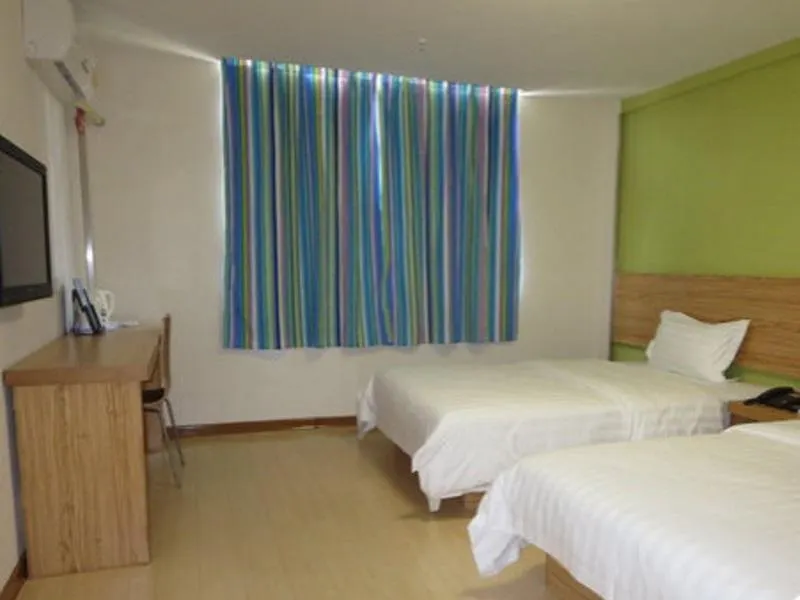 7Days Inn Longyan Zhongshan Road Pedestrian - Image 1