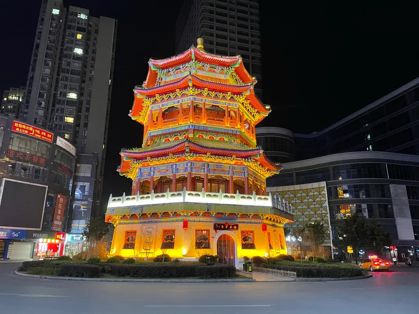 Dushan Manting Hotel (Zhongnan Square Bajiaoting) - Image 1
