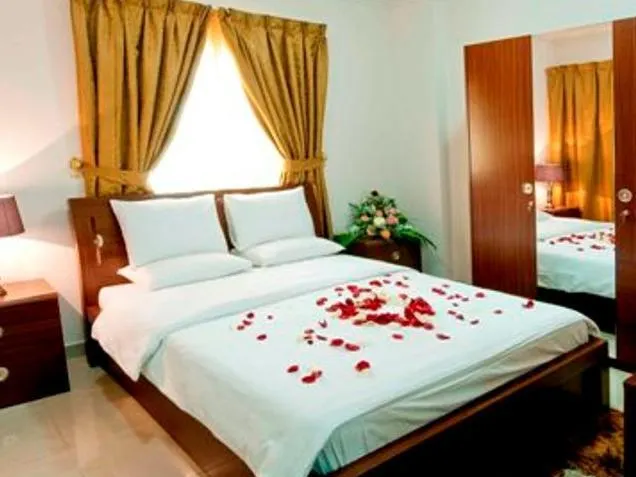 La Villa Inn Hotel Apartments - Image 1