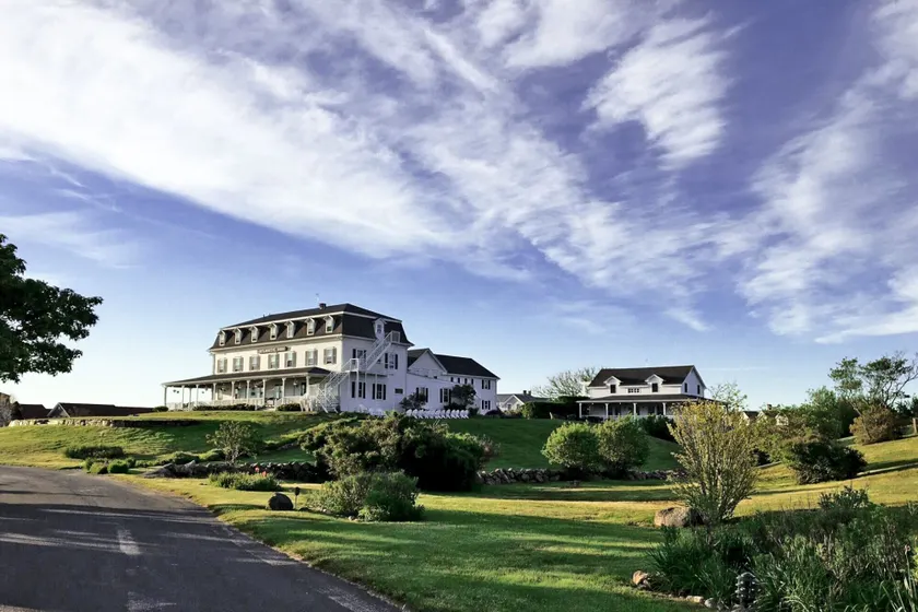The Atlantic Inn - Image 1