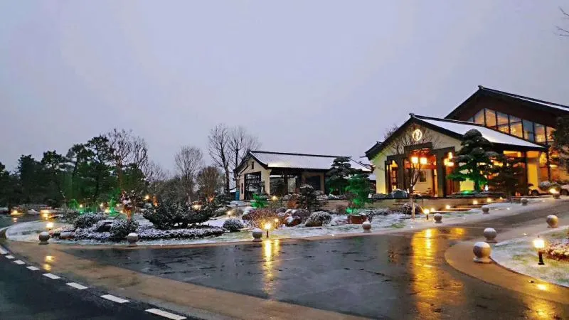 Nanhu Bailuyuan Hotel - Image 1