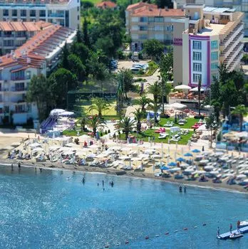 DORA BEACH - Image 1