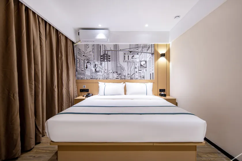 City Comfort Inn Hotel Nanning Guangxi Power People's Park - Image 1