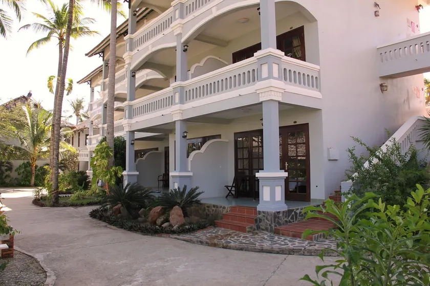 Little Paris Resort - Image 1