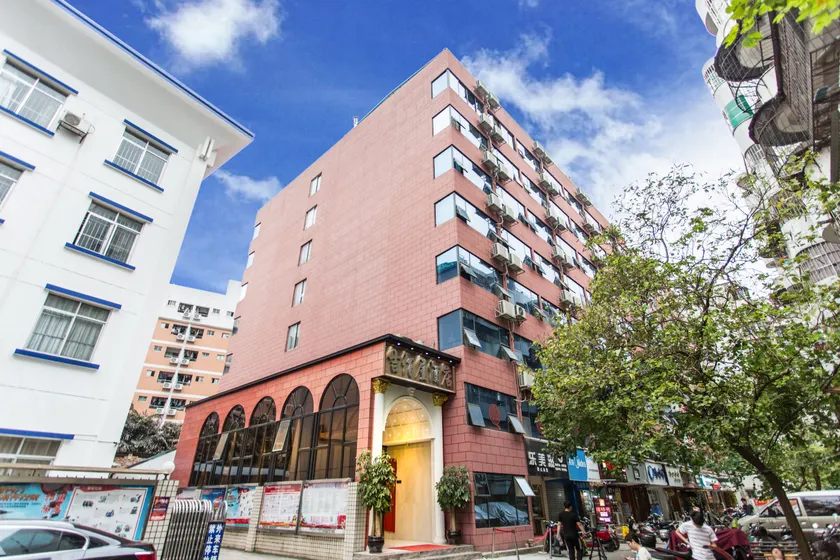 Jibaiwu Hotel (Nanning Guangxi University Metro Station Branch) - Image 1