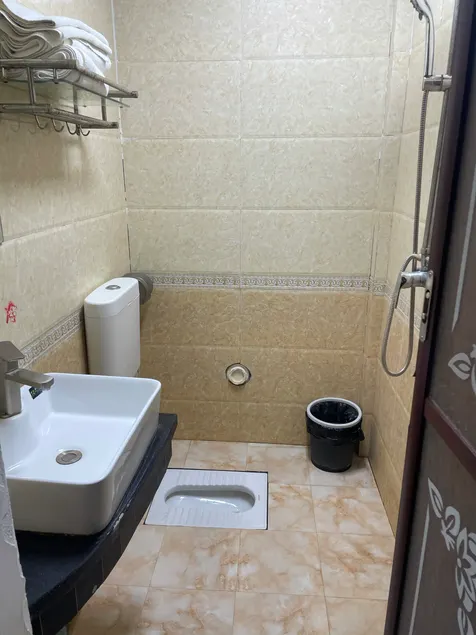 Xingyi Haixing Hotel - Image 1