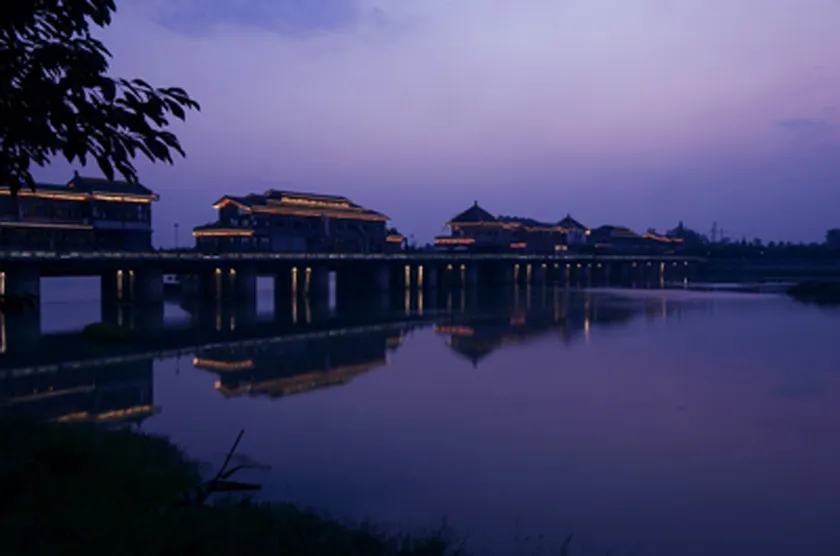 Feilong Hotel - Image 1