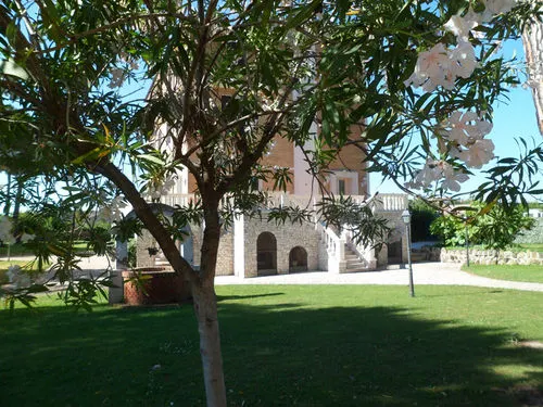 Villamaria Park Hotel - Image 1