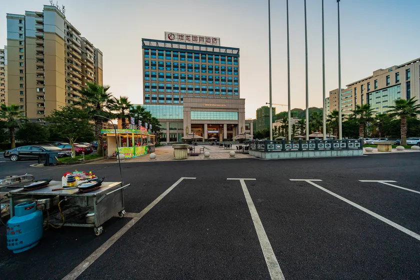 Union International Hotel - Image 1