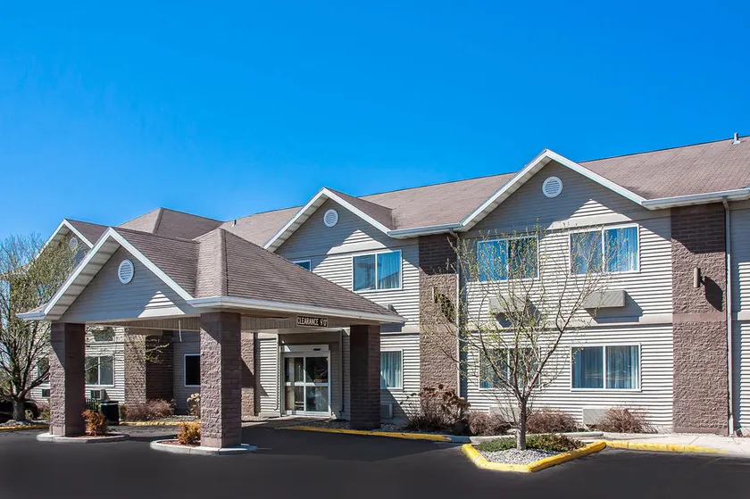 Comfort Inn Fergus Falls - Image 1