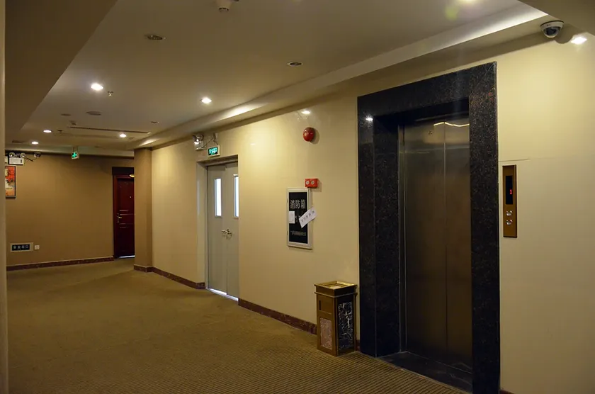 Yayi Hotel - Image 1