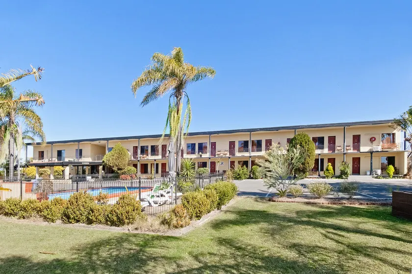 Country Plaza Motel Taree - Image 1