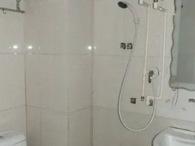 Guiyang Business Hotel - Image 1
