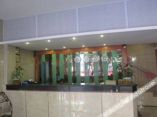 Zhonglian Hotel - Image 1