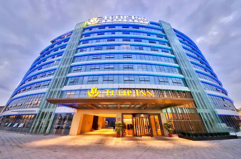 Louvre Jinxi Hotel (Guiyang Airport Shuanglong Airport Economic Zone Branch) - Image 1