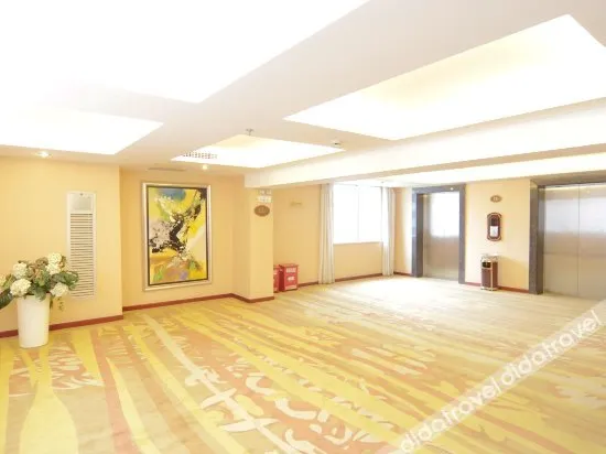Tian Hu Hotel - Image 1