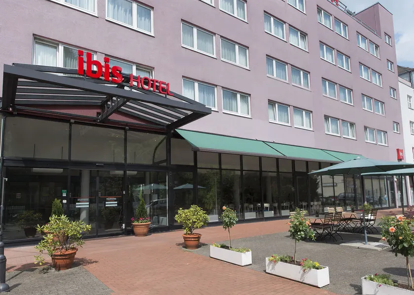 Ibis Hotel Berlin Airport Tegel - Image 1