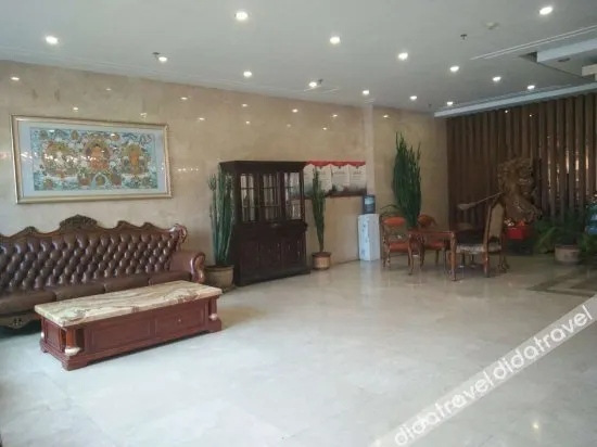 Lanyi Holiday Hotel - Image 1