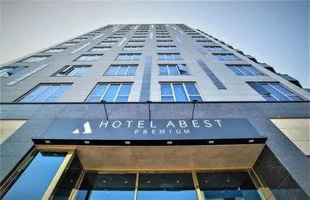 Stellar Hotel - Image 1