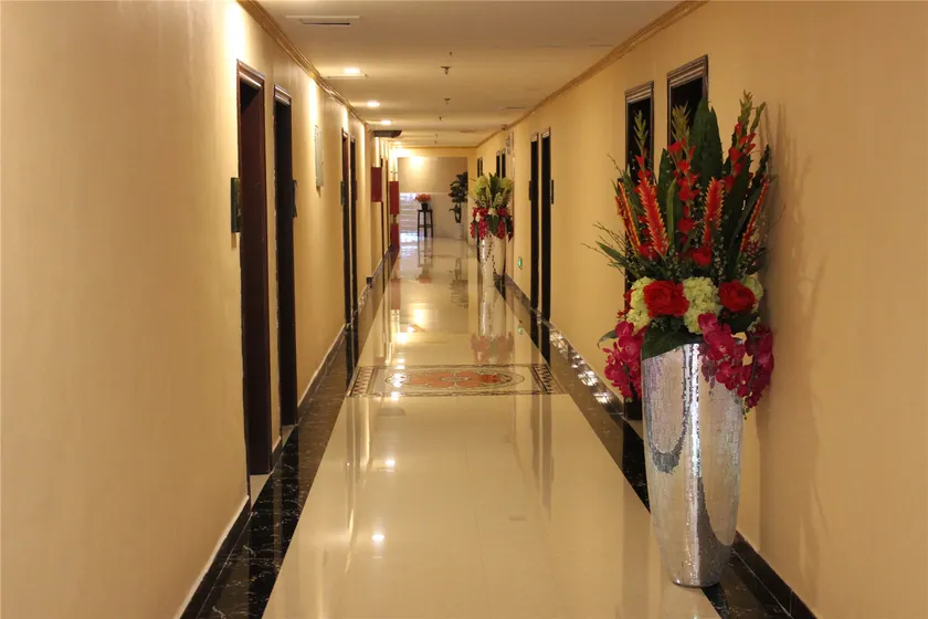 Beijing Hotel (Xinyang Railway Station Branch) - Image 1