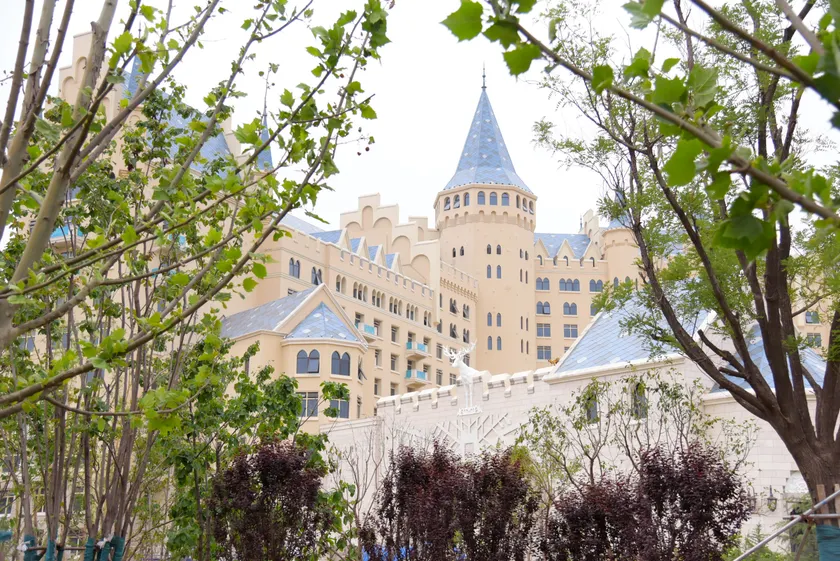 Zhengzhou Yinji Ice and Snow Hotel - Image 1