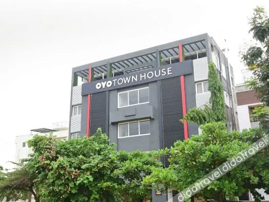 Townhouse Airport Road - Image 1