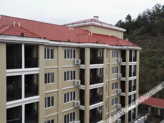 Jinqiu Holiday Hotel - Image 1