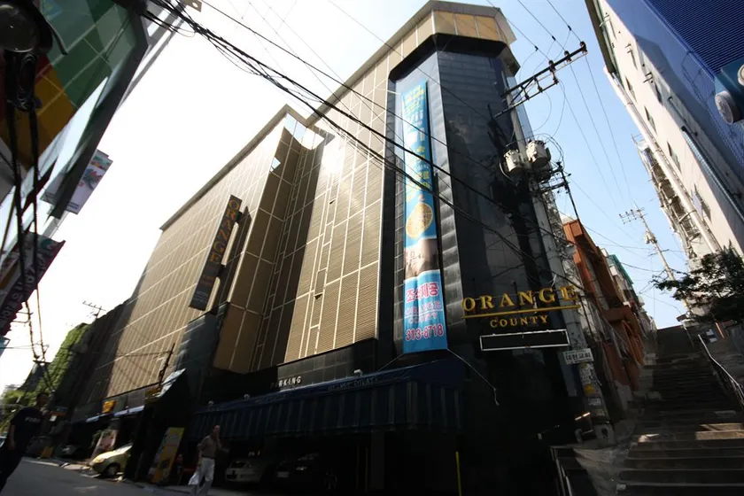 Orange County Hotel - Image 1
