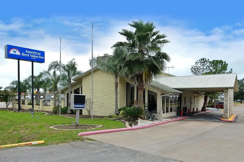 Americas Best Value Inn West Columbia - Image 1