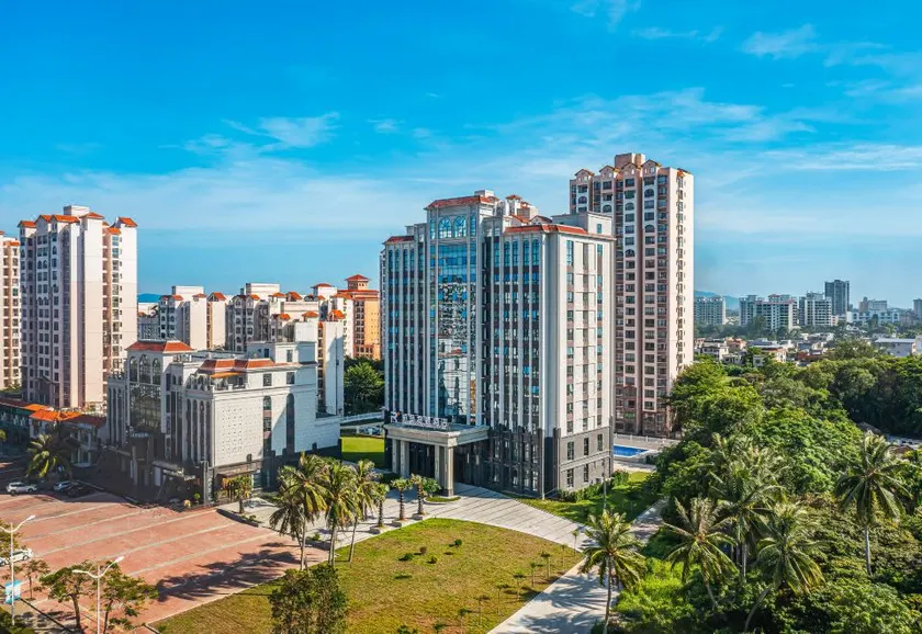 REZEN KINGTOWN HOTEL - Image 1
