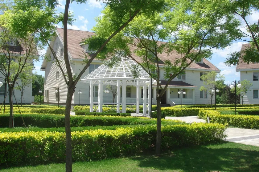 Eastern Garden Hotel - Image 1