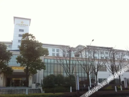 Jinling Lakeview Hotel - Image 1
