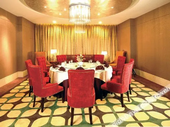 Yangtze Hotel Wuhan - Image 1