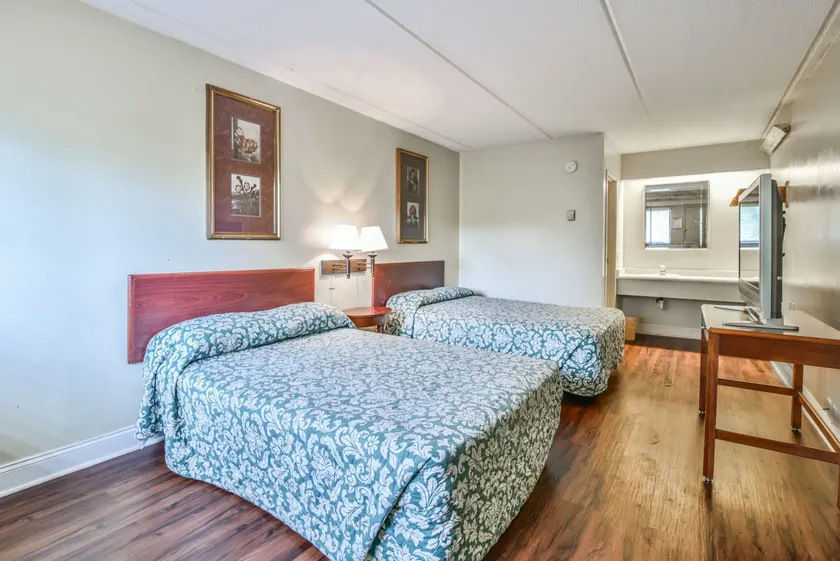 Economy Hotel Atlanta - Image 1