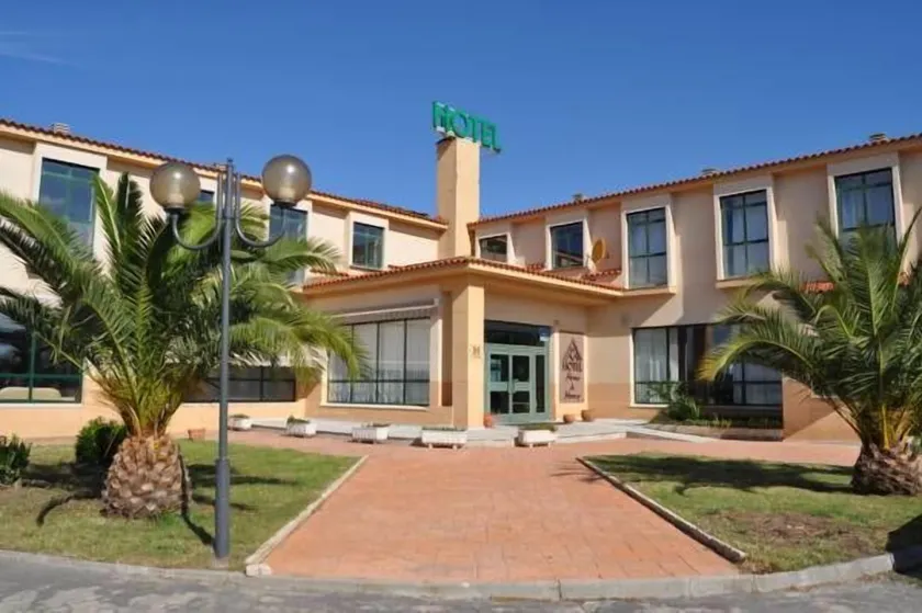 Hotel Alonso de Monroy - Image 1